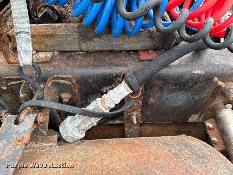 image for item EM2499 1992 International 8100 semi truck