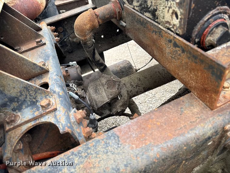 image for item EM2499 1992 International 8100 semi truck