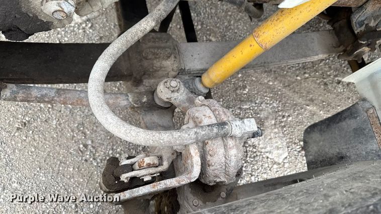 image for item EM2499 1992 International 8100 semi truck