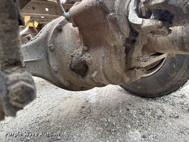 image for item EM2499 1992 International 8100 semi truck