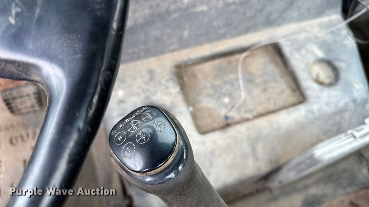 image for item EM2499 1992 International 8100 semi truck