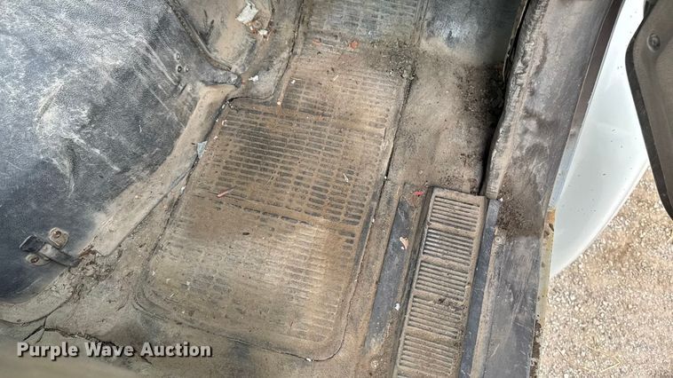 image for item EM2499 1992 International 8100 semi truck