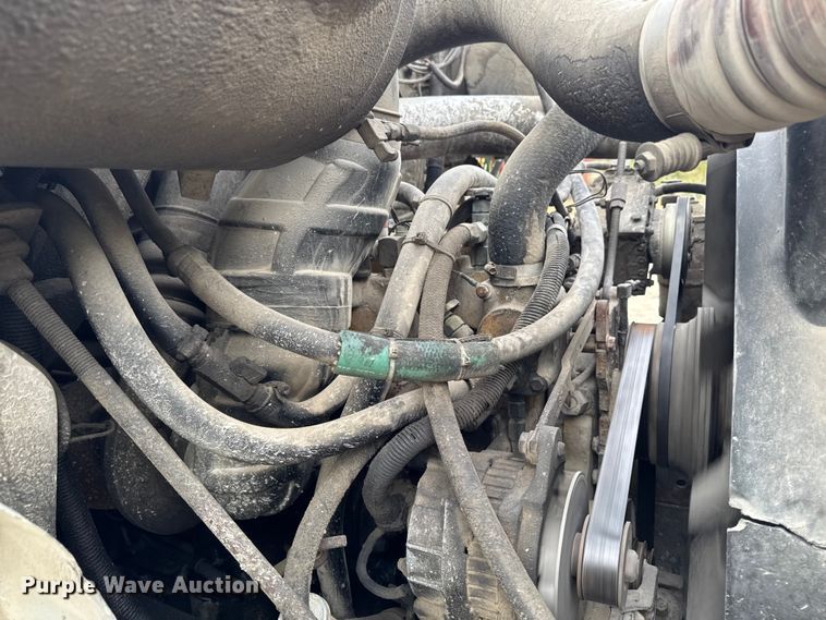 image for item EM2499 1992 International 8100 semi truck