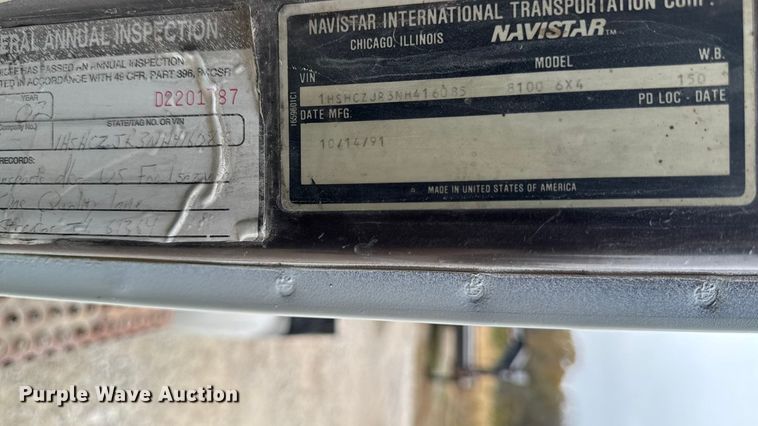 image for item EM2499 1992 International 8100 semi truck