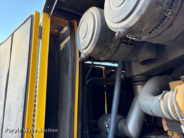 image for item EM6142 2006 Atlas Copo XASE1600CD air compressor