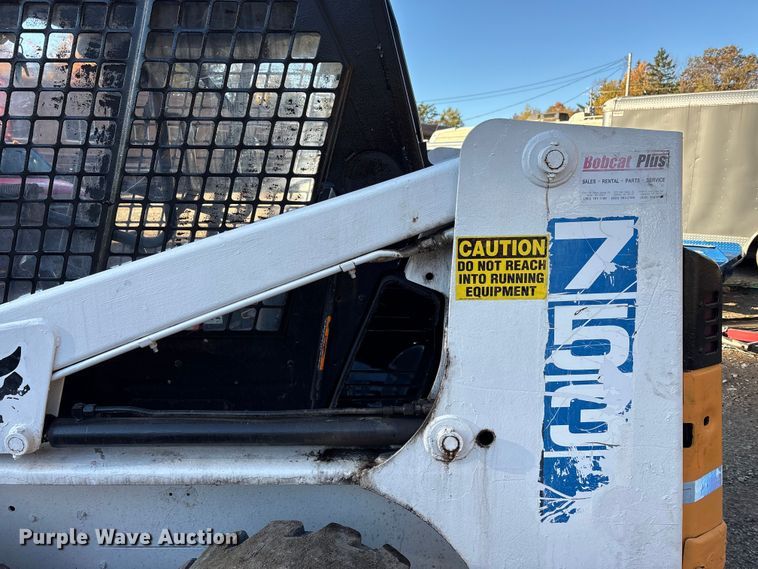 image for item EM6143 1997 Bobcat 753 skid steer loader