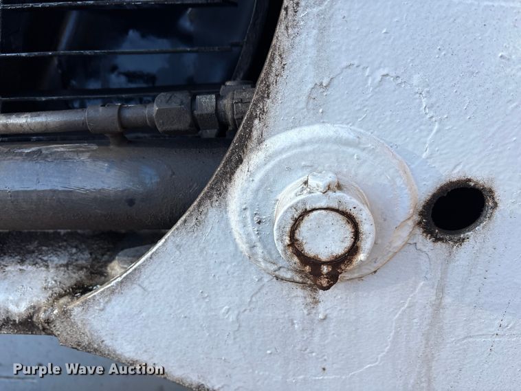 image for item EM6143 1997 Bobcat 753 skid steer loader