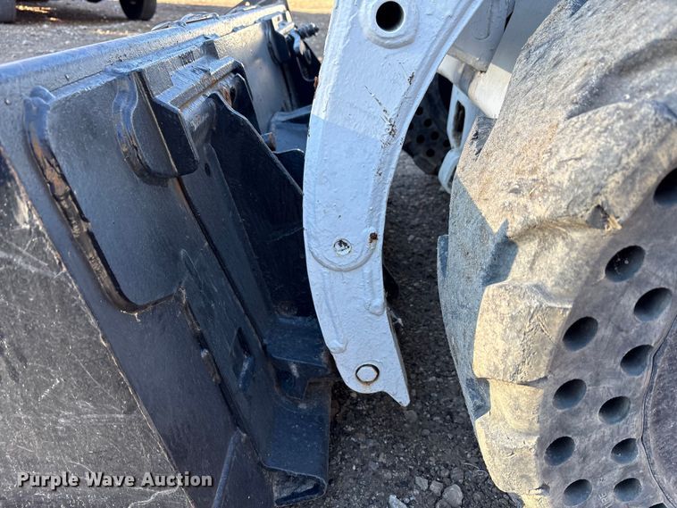 image for item EM6143 1997 Bobcat 753 skid steer loader