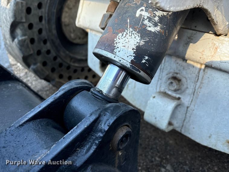 image for item EM6143 1997 Bobcat 753 skid steer loader