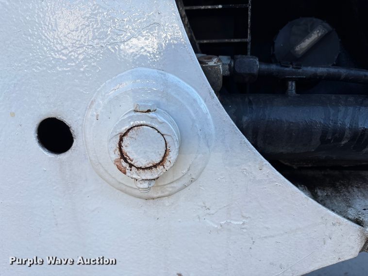 image for item EM6143 1997 Bobcat 753 skid steer loader