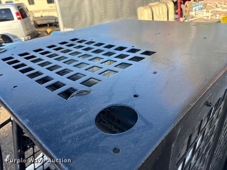 image for item EM6143 1997 Bobcat 753 skid steer loader