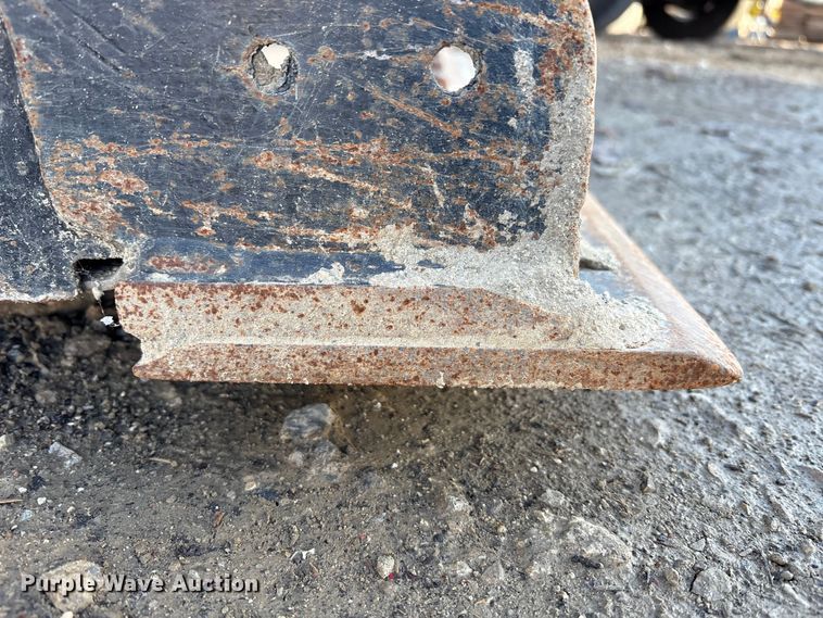 image for item EM6143 1997 Bobcat 753 skid steer loader