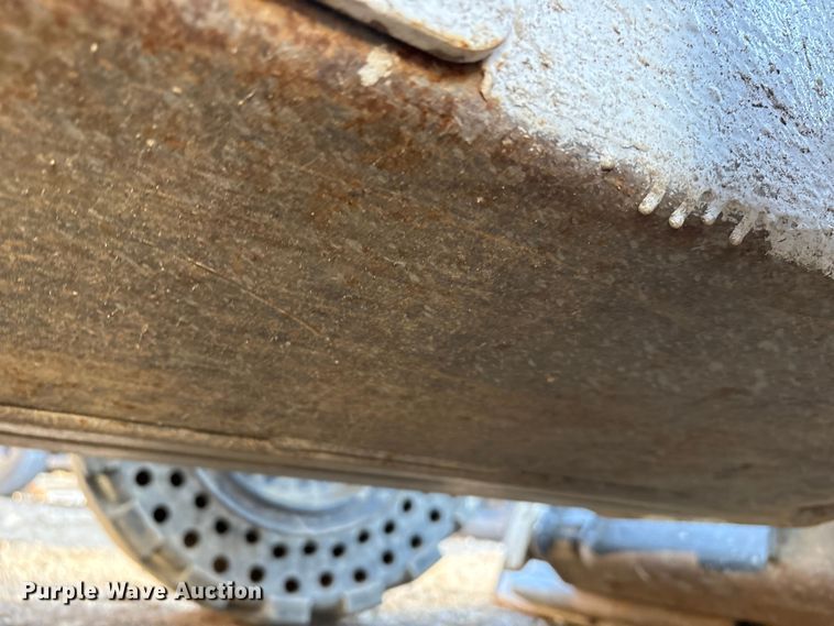 image for item EM6143 1997 Bobcat 753 skid steer loader