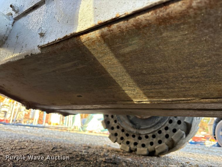 image for item EM6143 1997 Bobcat 753 skid steer loader