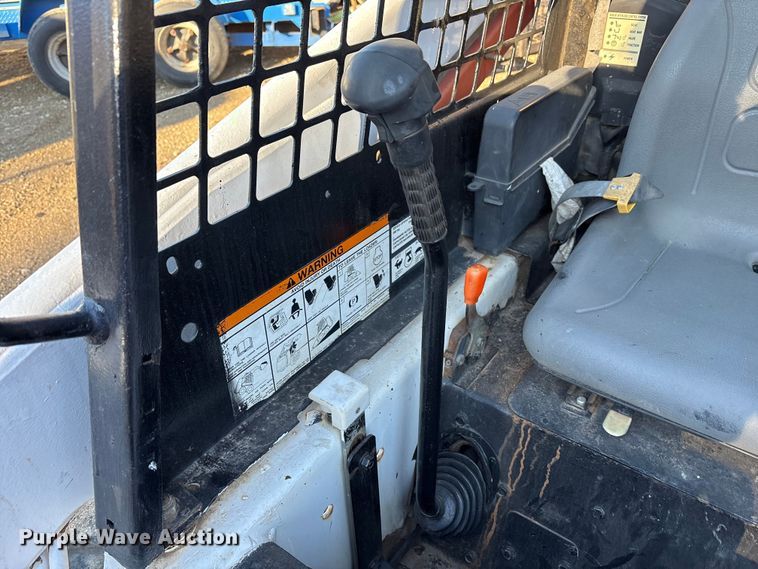 image for item EM6143 1997 Bobcat 753 skid steer loader