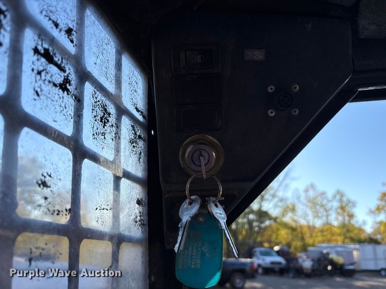 image for item EM6143 1997 Bobcat 753 skid steer loader