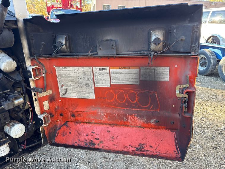 image for item EM6143 1997 Bobcat 753 skid steer loader