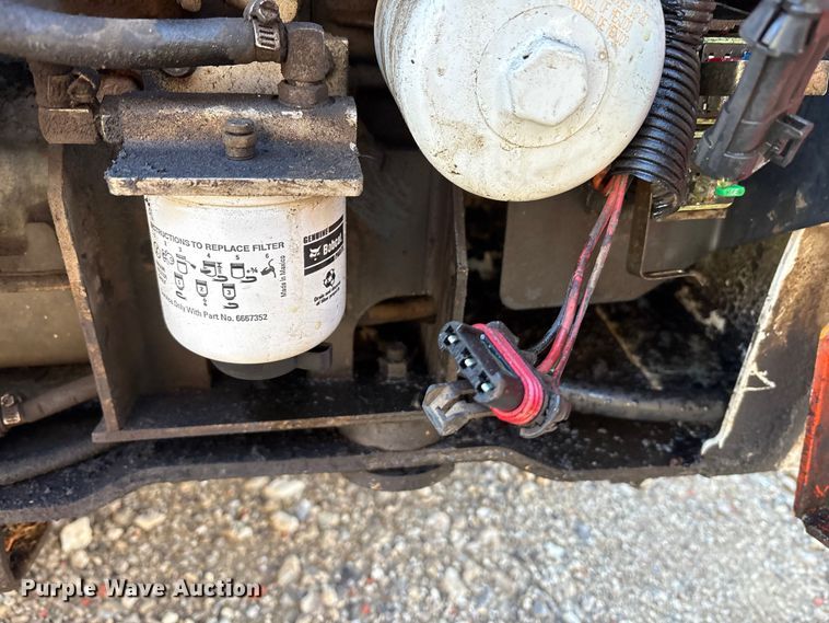 image for item EM6143 1997 Bobcat 753 skid steer loader