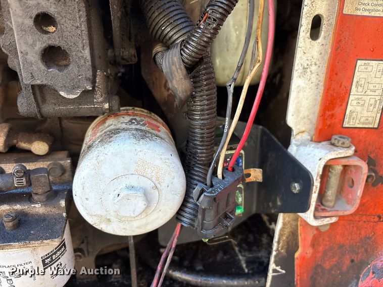 image for item EM6143 1997 Bobcat 753 skid steer loader