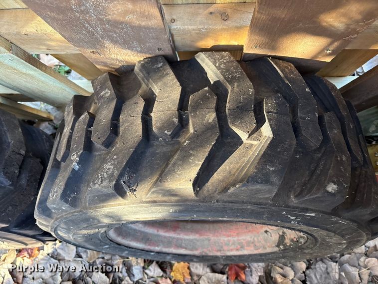 image for item EM6143 1997 Bobcat 753 skid steer loader