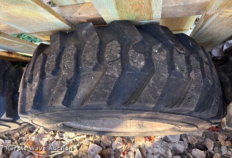 image for item EM6143 1997 Bobcat 753 skid steer loader