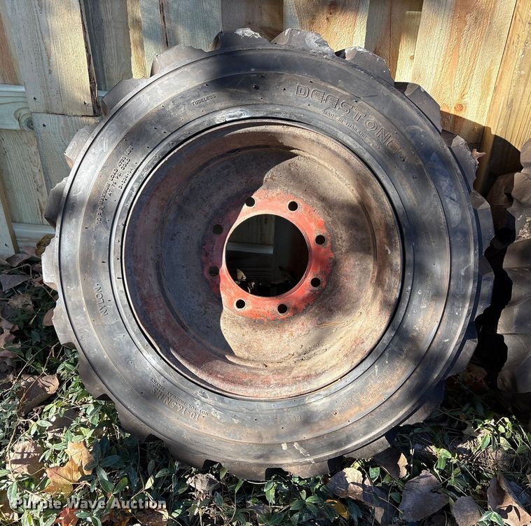 image for item EM6143 1997 Bobcat 753 skid steer loader