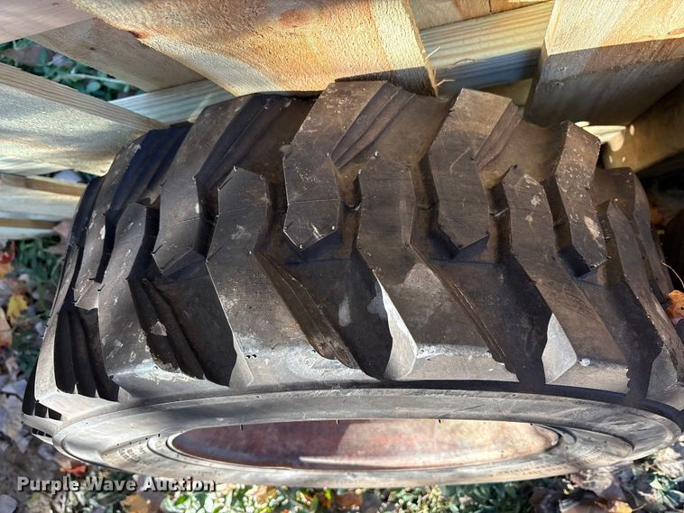 image for item EM6143 1997 Bobcat 753 skid steer loader