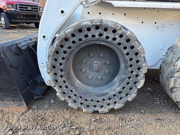 image for item EM6143 1997 Bobcat 753 skid steer loader