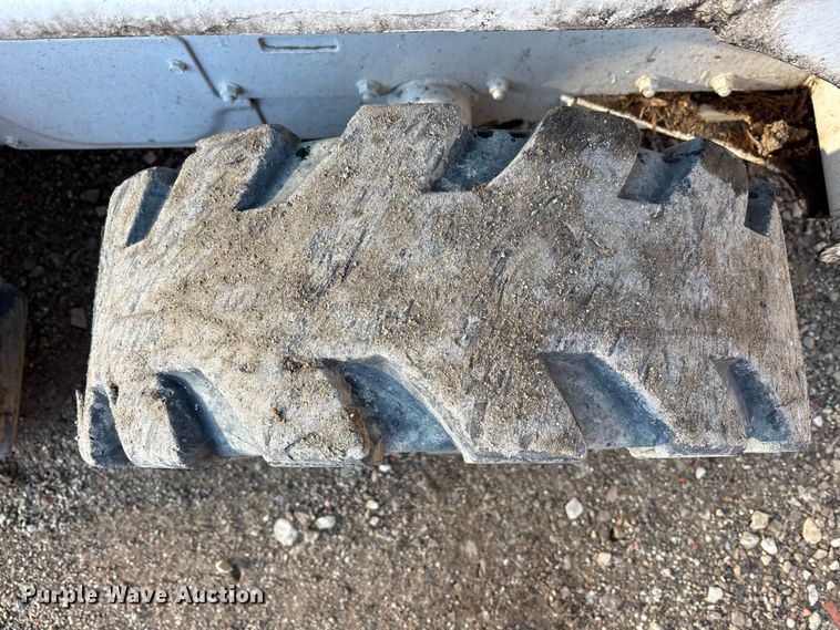 image for item EM6143 1997 Bobcat 753 skid steer loader