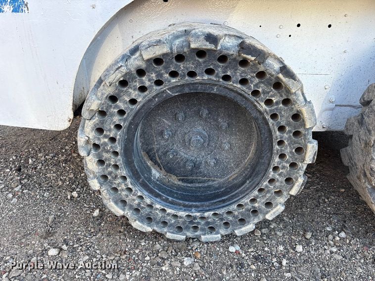 image for item EM6143 1997 Bobcat 753 skid steer loader