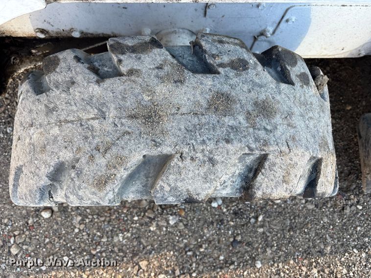 image for item EM6143 1997 Bobcat 753 skid steer loader