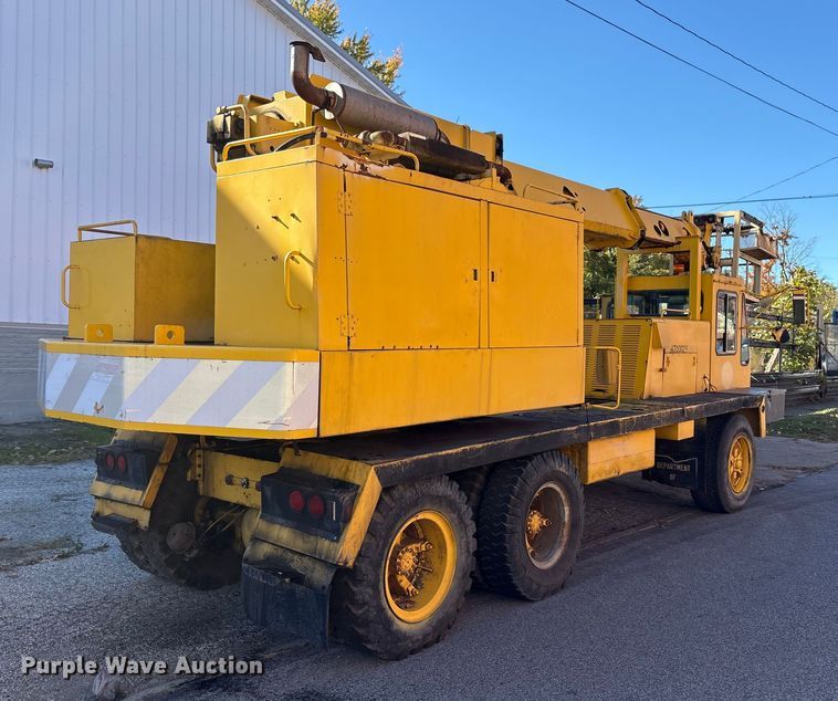 image for item EM6147 Gradall G3W wheeled excavator