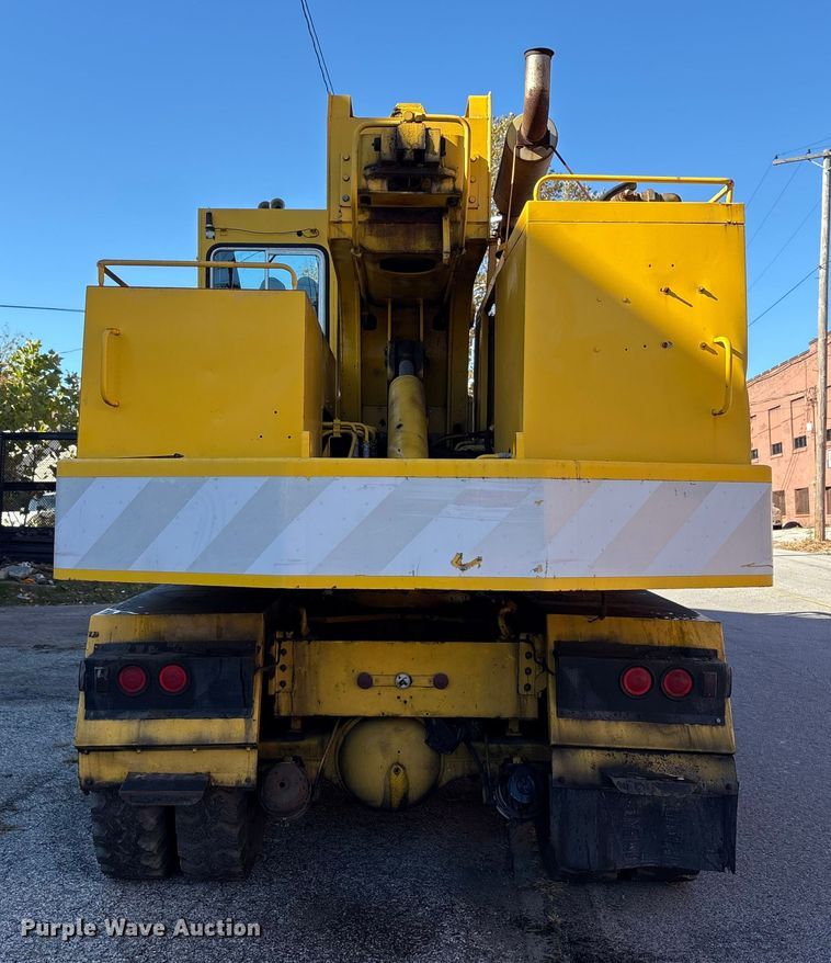 image for item EM6147 Gradall G3W wheeled excavator