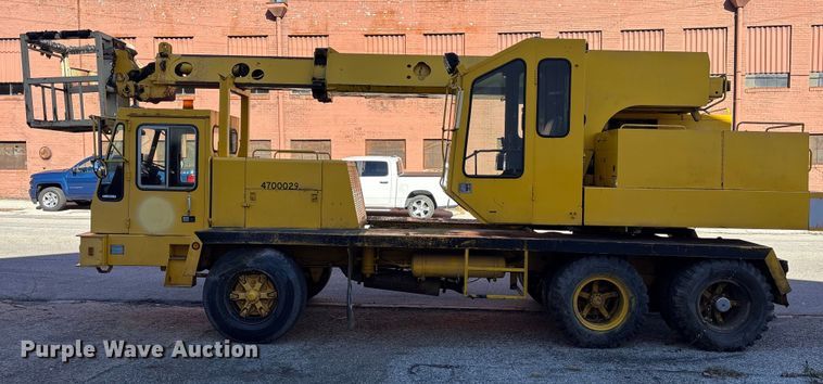 image for item EM6147 Gradall G3W wheeled excavator