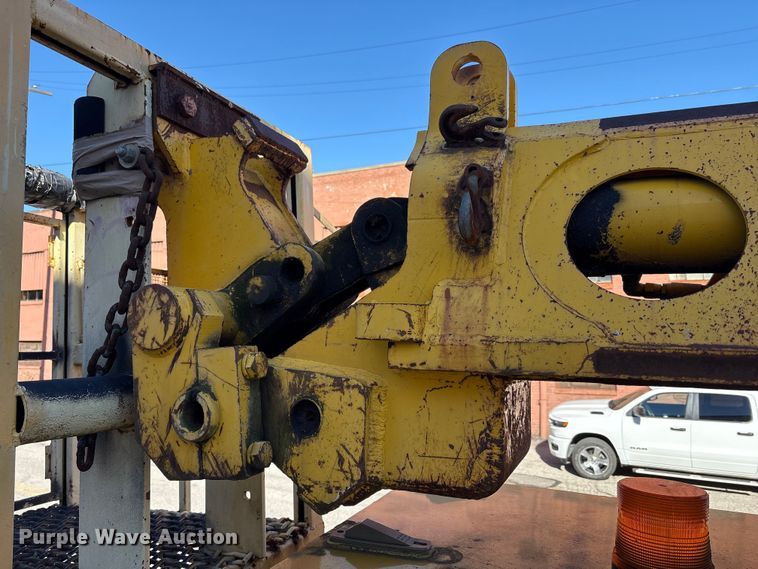 image for item EM6147 Gradall G3W wheeled excavator