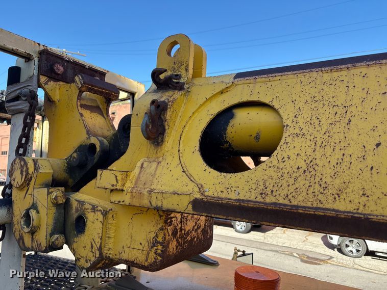 image for item EM6147 Gradall G3W wheeled excavator