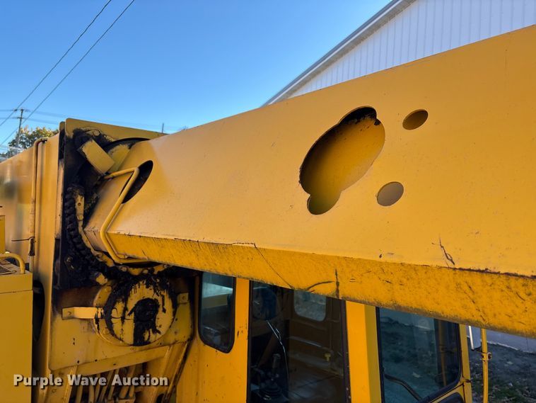 image for item EM6147 Gradall G3W wheeled excavator