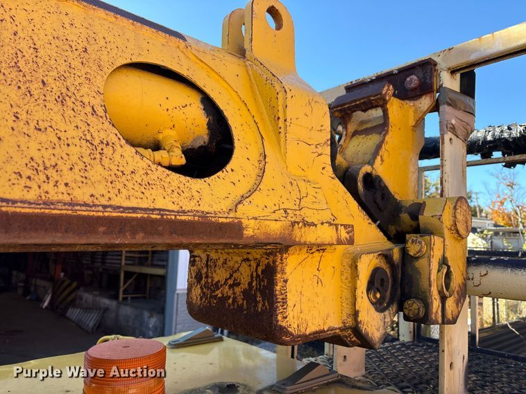 image for item EM6147 Gradall G3W wheeled excavator