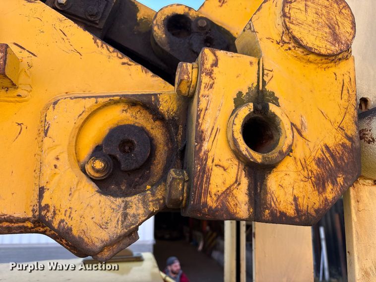 image for item EM6147 Gradall G3W wheeled excavator