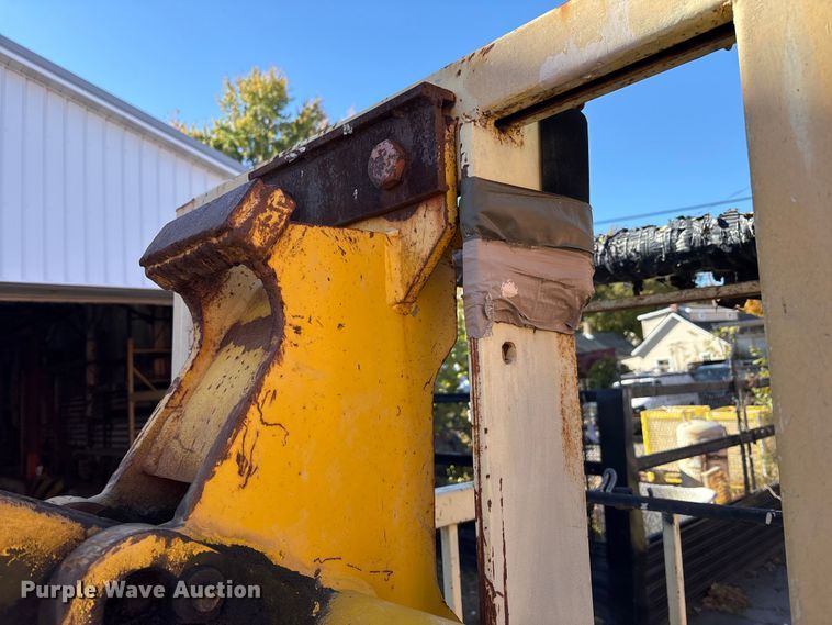 image for item EM6147 Gradall G3W wheeled excavator