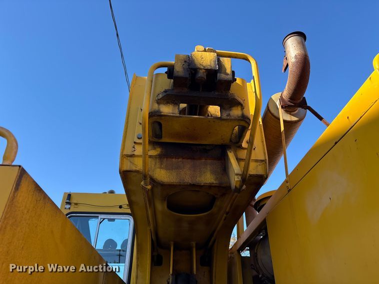 image for item EM6147 Gradall G3W wheeled excavator