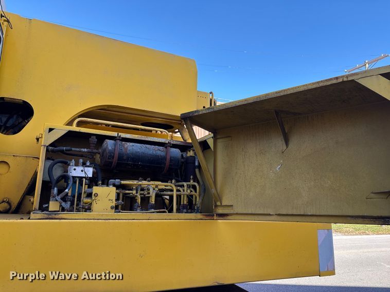 image for item EM6147 Gradall G3W wheeled excavator