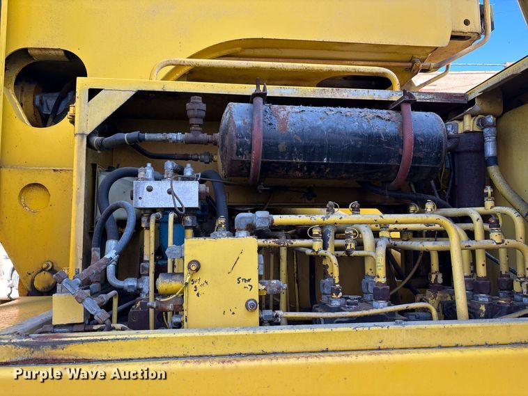 image for item EM6147 Gradall G3W wheeled excavator