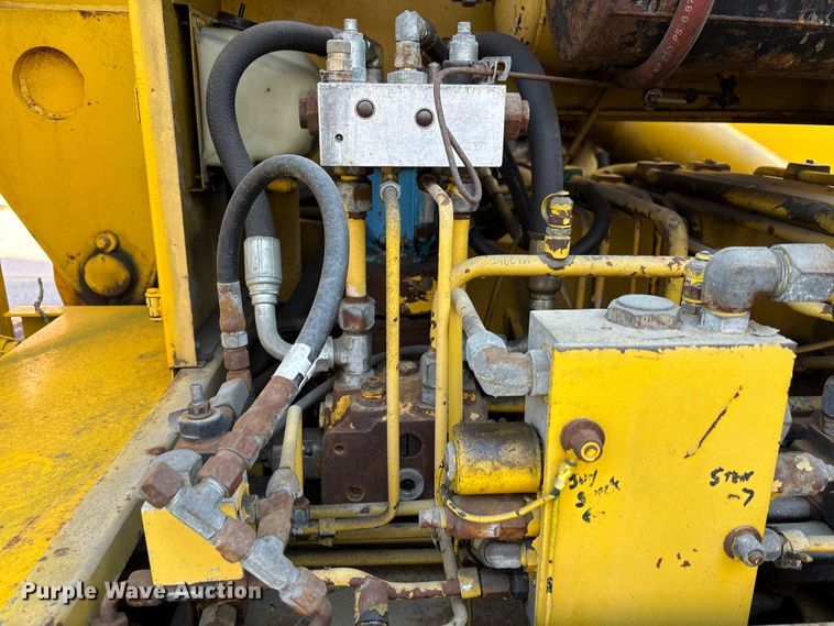 image for item EM6147 Gradall G3W wheeled excavator