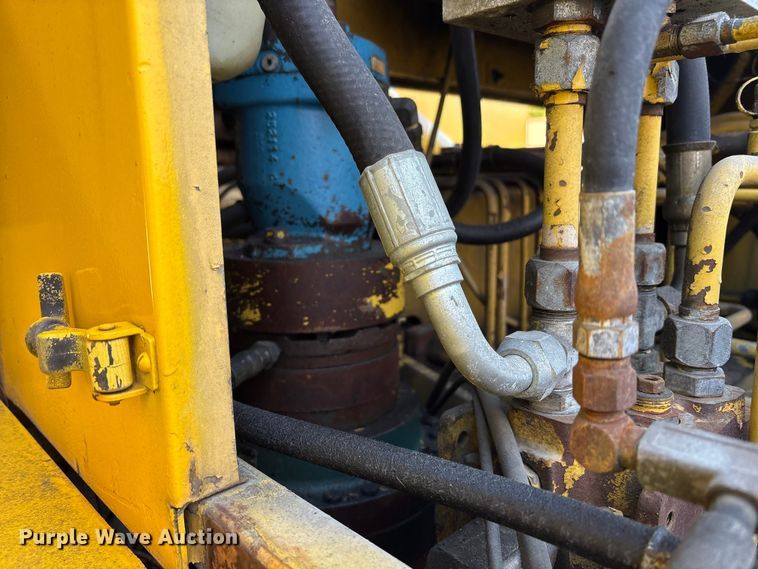 image for item EM6147 Gradall G3W wheeled excavator