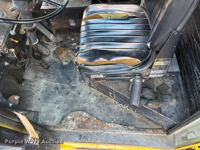 image for item EM6147 Gradall G3W wheeled excavator