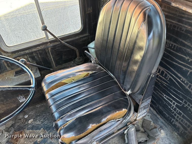 image for item EM6147 Gradall G3W wheeled excavator