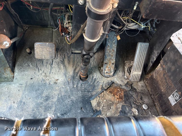 image for item EM6147 Gradall G3W wheeled excavator