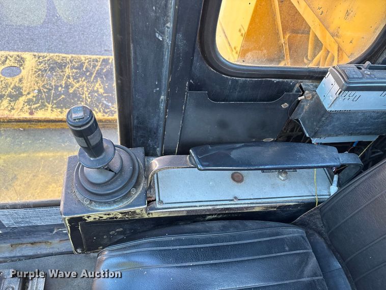 image for item EM6147 Gradall G3W wheeled excavator