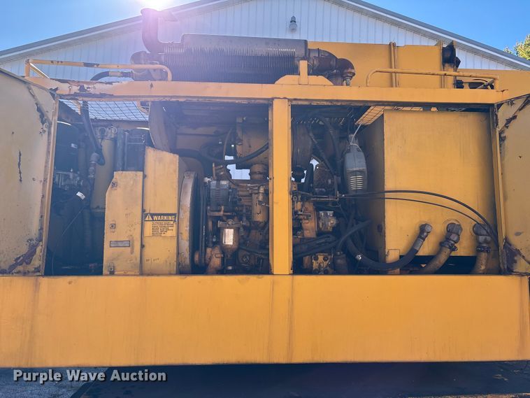 image for item EM6147 Gradall G3W wheeled excavator